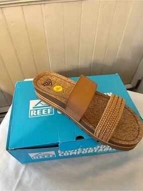Reef Cushion Vista Hi Natural Braid Platform Sandals/Size 11/NIB-NWT